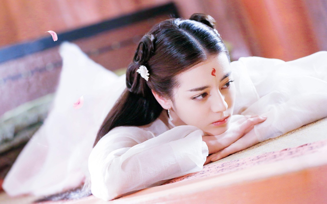 迪丽热巴晒粉丝画作,还特意注明图源,被"达芬岐"吓怕了?