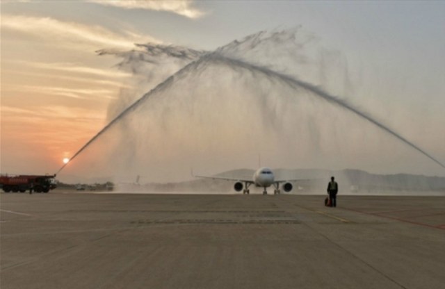 涨姿势飞机过水门仪式有何寓意什么情况下适合这种仪式