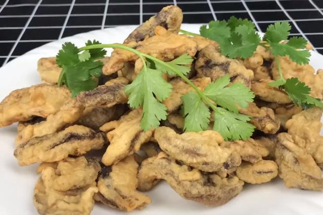 椒盐香菇最地道的做法面糊调配方法告诉你出锅外酥里嫩有滋味