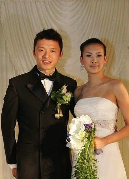 曾夺德乙银靴,洋妞女友小他16岁