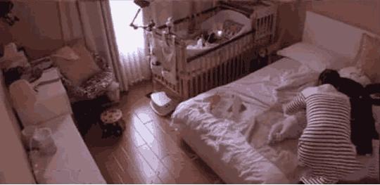 演员梅婷家优雅家装展现,老公曾剑做饭,梅婷晒娃,儿童房最乱