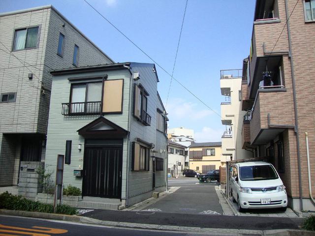 日本人口密度那么大,为何大多数人都可以住独栋别墅?看完明白了