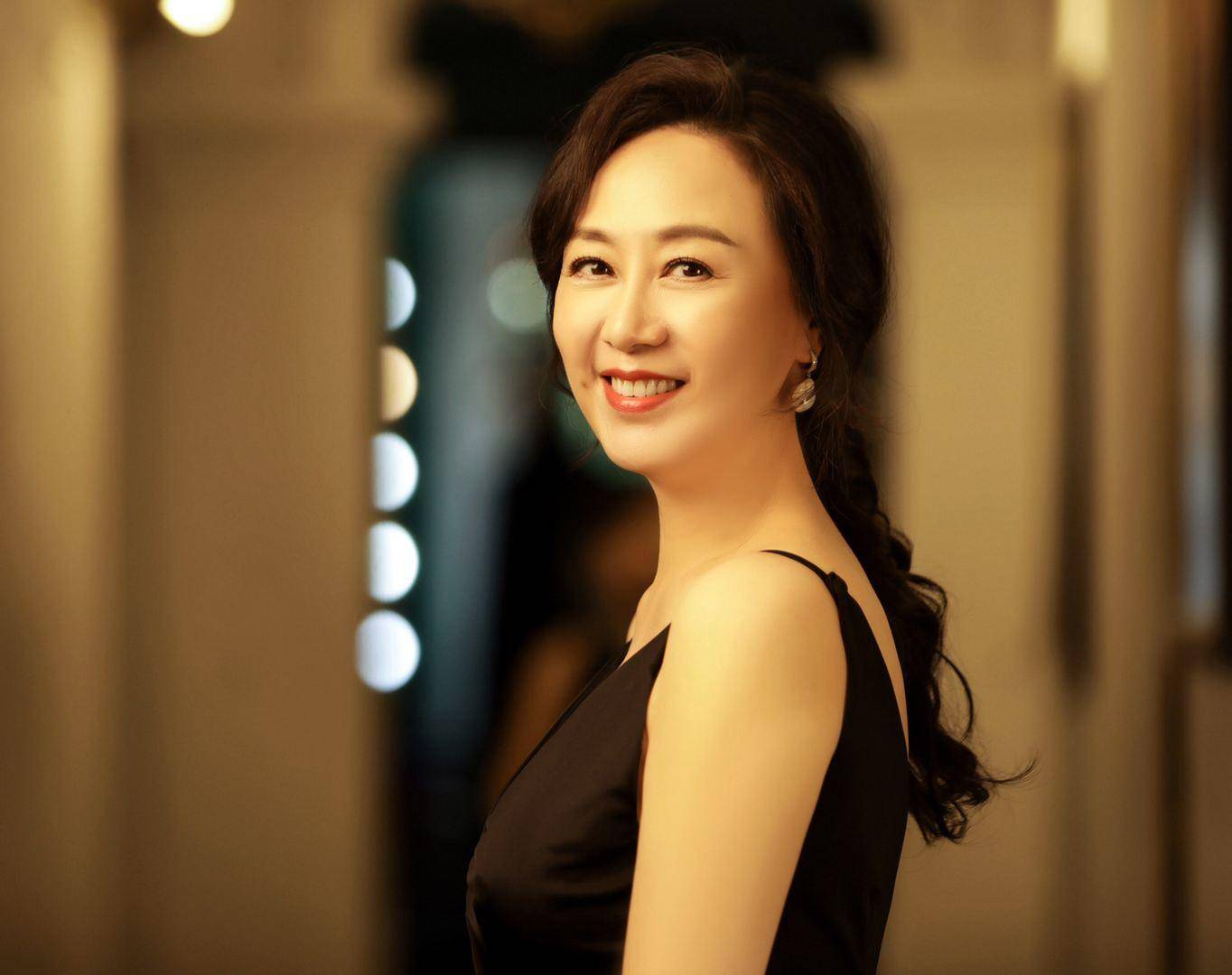 《安家》中隐藏的影后,嫁给乒乓王子,如今57岁婚姻生活很幸福