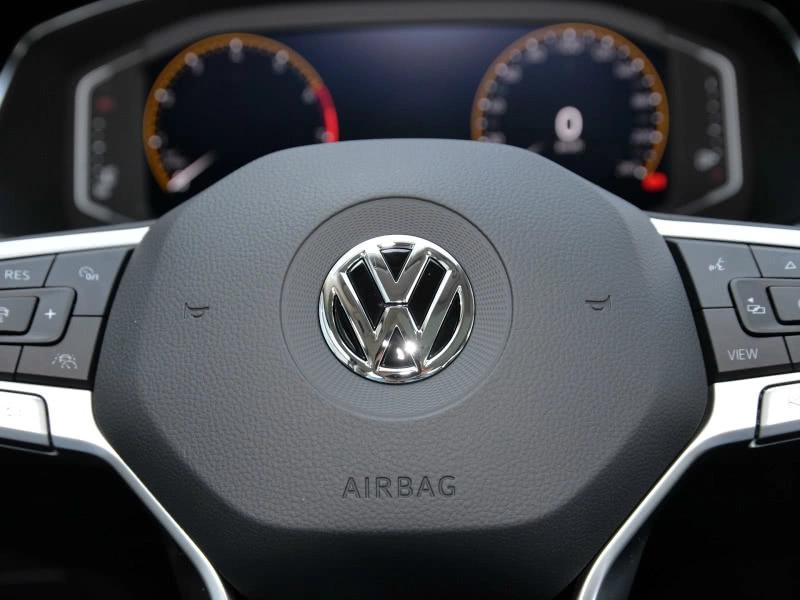 大众新一代方向盘新款迈腾已搭载这造型是你喜欢的吗