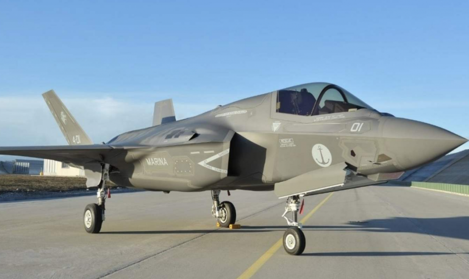 f22战机为什么停产?仅仅造了百余架,f35才是美军最先进战机?