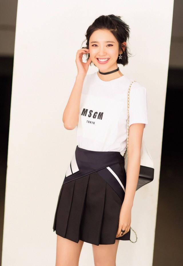 她们一个腿长一个腿短,唐艺昕赵丽颖同是一米六五,穿衣超有效果