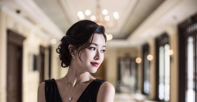 14岁被星探相中,谢霆锋,陈冠希都曾为她着迷|文咏珊|陈冠希|谢霆锋