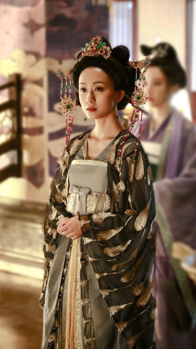 冰糖炖雪梨三千鸦杀正在热播丁子玲反差出演皇族和教练