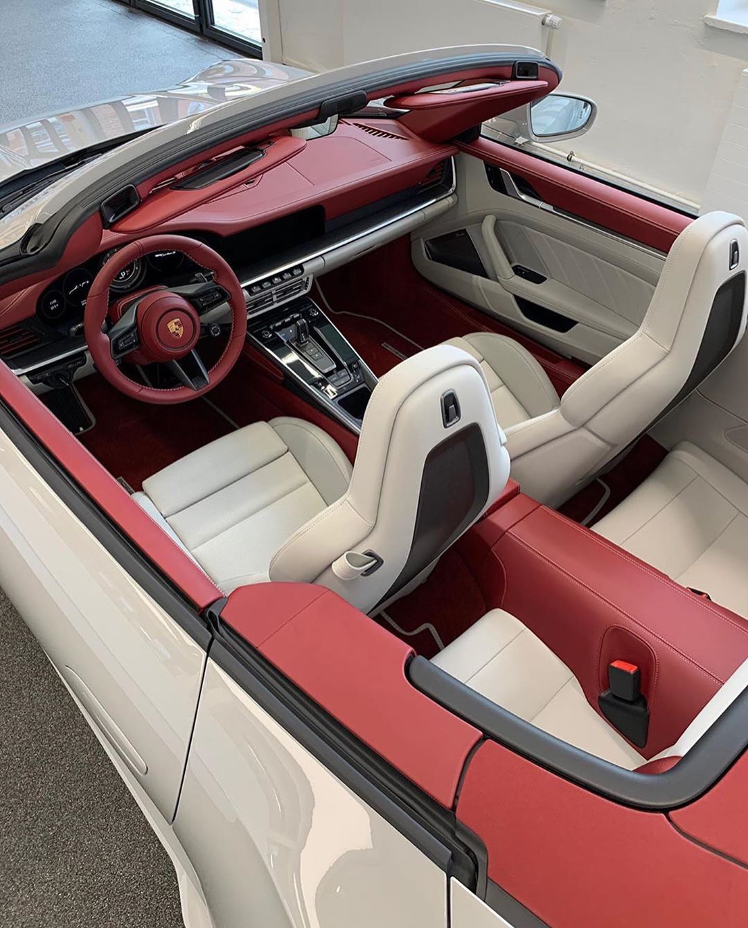 运动感十足 保时捷911 turbo s敞篷版实车