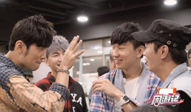 《周游记》"双杰"同框,音乐是怀旧魔术是点缀,不同嘉宾是亮点