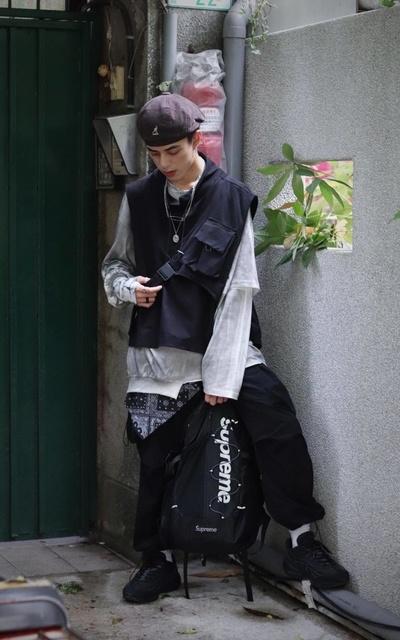 春日换季男生怎么穿?基本款打造冷淡日系风,轻松进阶穿搭达人!