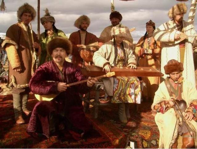 突然崛起的阿瓦尔汗国将整个中欧地区吞并,在中欧建立柔然帝国,成为