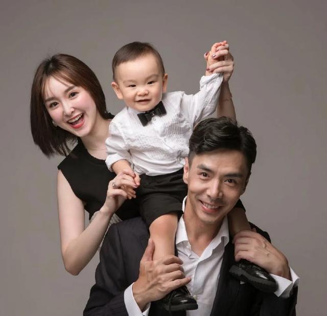 清华学霸出身,放弃金领工作参加"好男儿",今柏栩栩退圈当主持