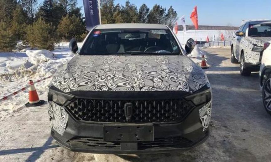 汽车看点 自媒体 正文奔腾d365内饰已经可以看出大致轮廓,新车继续