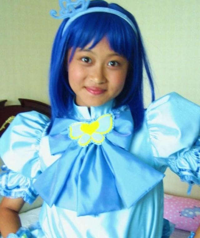 《巴啦啦小魔仙》凌美琪近况,一头红发成"美雪",25岁成老板
