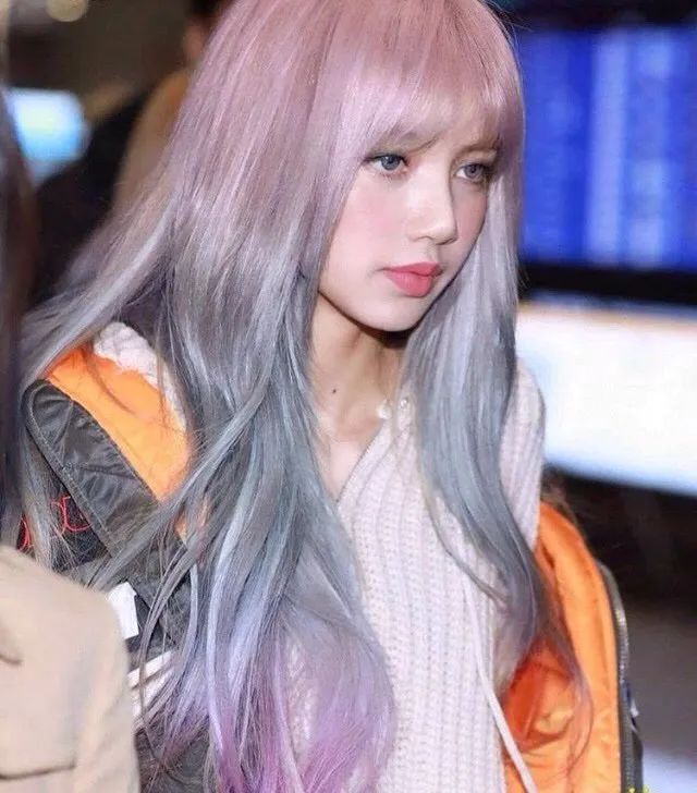 素颜曝光疑似整容人间芭比lisa竟然都被骂丑