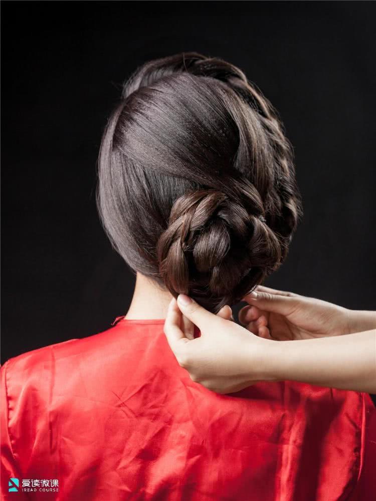 中式风格造型——编辫盘发