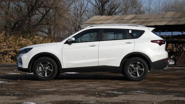 3分钟看车圈：新款奔驰E级长轴距涨价7千元 哪儿变了