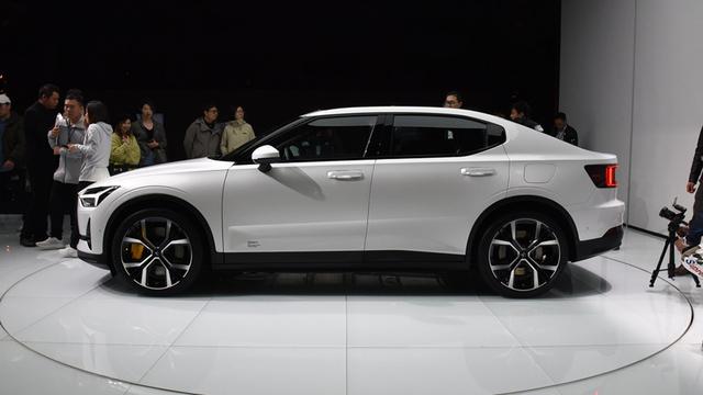 3分钟看车圈：新款奔驰E级长轴距涨价7千元 哪儿变了