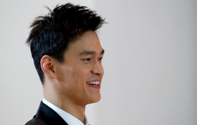 游泳圈几乎无人出来挺孙杨为何大白杨很少有朋友