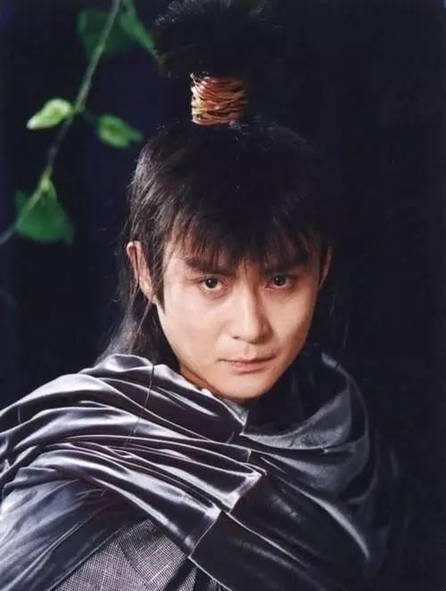 28岁凭一角走红,娶初恋恩爱21年,如今家庭幸福美满|白眉大侠|邢岷山