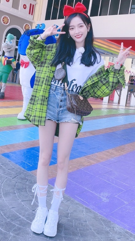 让本来就亮点十足的双腿更加吸睛,这种标准的漫画腿是真实存在的吗?