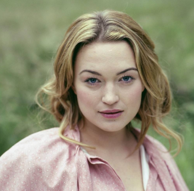 英国女演员父亲因新冠病毒去世,曾呼吁医院正视患者就医情况