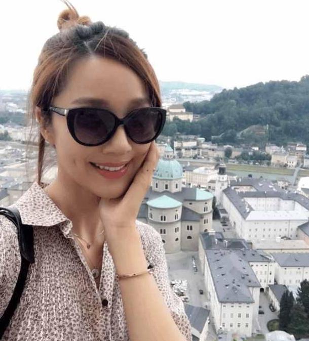 王祖蓝妻子李亚男晒旅游美照,网友称太养眼啦