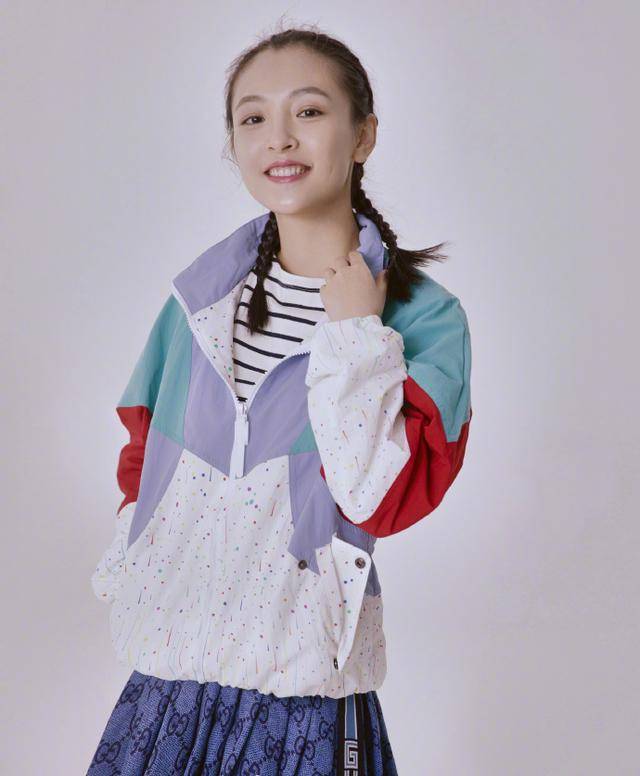 ����������ٻ��Ů�б������ɫУ��������С�裬����δ������Ů