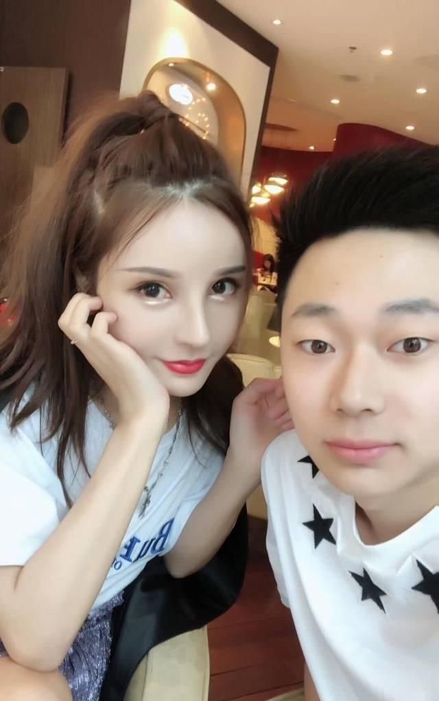 中国斯诺克小将吕昊天生活事业双丰收