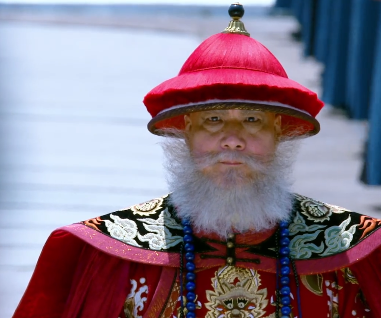 年纪太小,于是顺治帝指定自己最信任的索尼,苏克沙哈,遏必隆,鳌拜四人