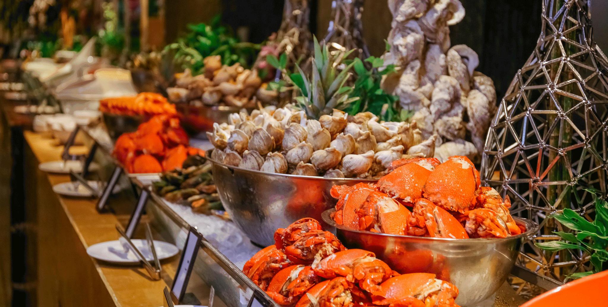 多数人吃自助餐,一吃就饱,为啥会这样?服务员:里面全是套路