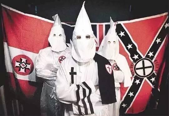 美国白人民族主义者,1个月前散布唾液散毒,疫情幕后推手是谁?