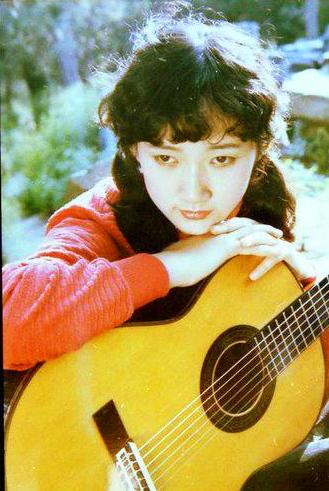 成方圆离婚两次60岁难寻伴侣老父亲为她单身无子而忧心