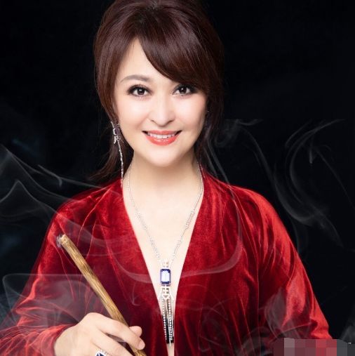 王璐瑶近照,50岁发福明显却韵味十足,曾给马苏,贾乃亮做配角