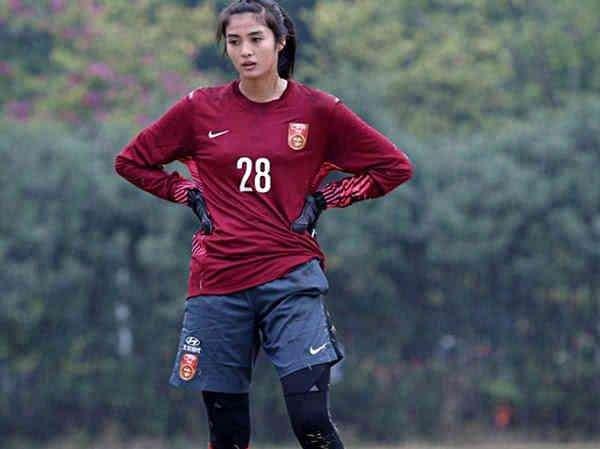 她是女足最美女神,身材高挑长相甜美,如今26岁依旧单身|刘丽娜|赵丽娜