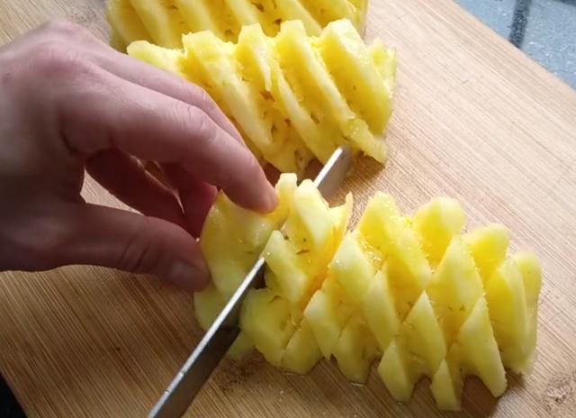 自从学会这一个吃法我家菠萝不直接吃了漂亮味美孩子好爱吃