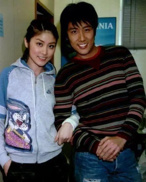 香港天后弟弟暴打港姐,强捧4部男主却不火,43岁继承数十亿家产|陈司翰