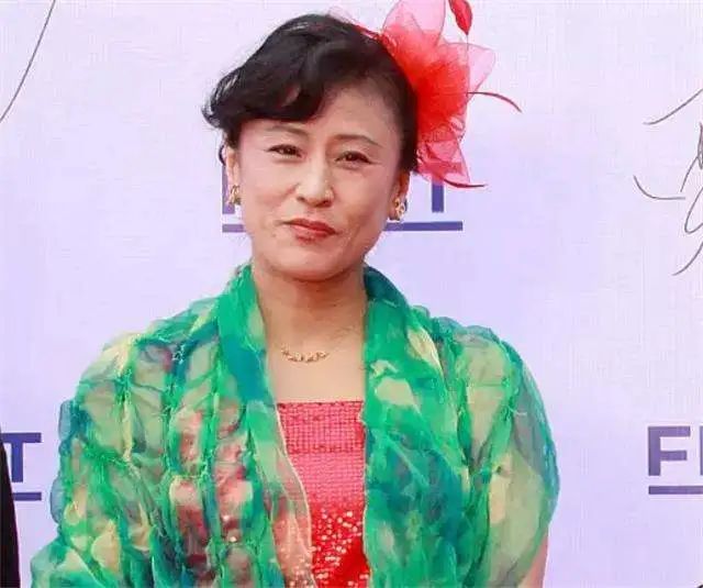 大岛由加利罕见亮相56岁打女范仍在动作片曾红遍大江南北