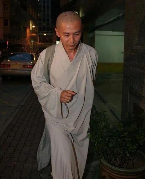 何宝生一夜输上亿股份38岁弃267亿家产剃度出家15年踪迹成谜