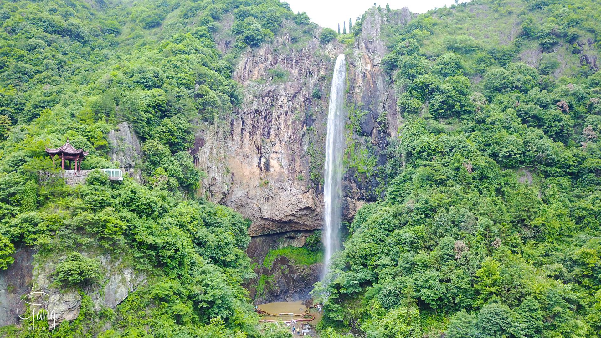 浙江中部大峡谷舞龙峡,飞瀑如龙,有人说堪比黄果树瀑布