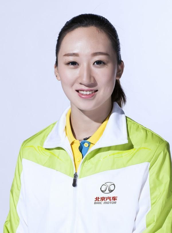她是女排第1白富美,资产上亿,却因"私密"纹身被骂到清空账号