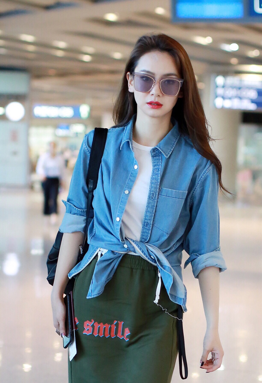 别学刘涛把衬衫塞裙子里看她塞一半留一半的造型显腿长又飒爽