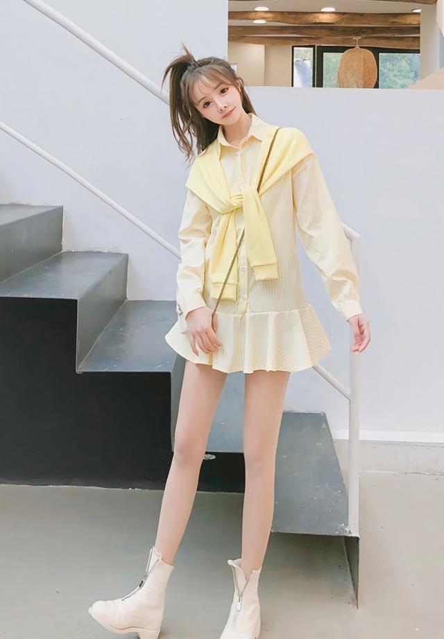 00后带火了一种穿搭:鞋子拉链只拉一半,就能穿出"网红腿"!