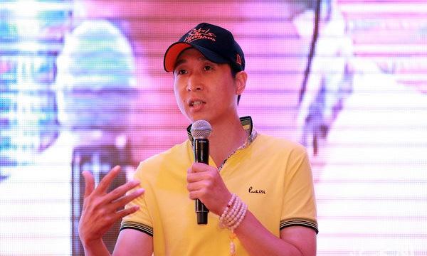 长得其貌不扬,却是一名喜剧演员,曾穷得到处打杂,终因一剧成名|韩兆