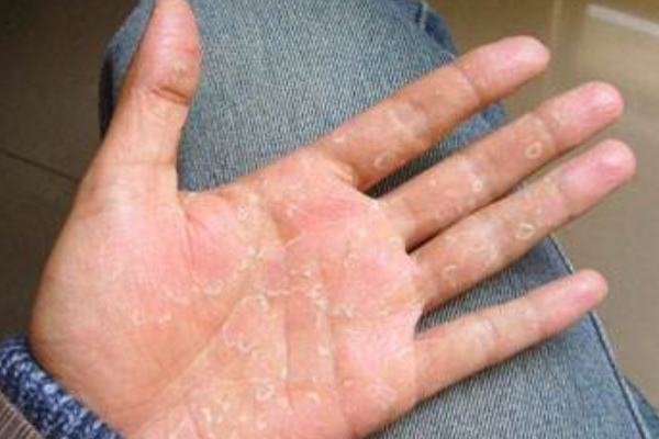 教你一招,再也不用花钱买护手霜了