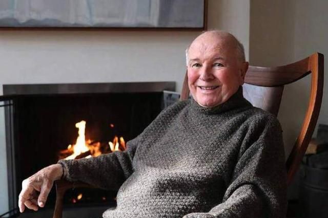 美国著名剧作家麦克纳利感染新冠去世