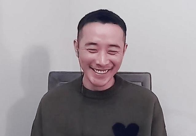 罗晋近照曝光发际线上移满脸皱纹当爸了就是不一样