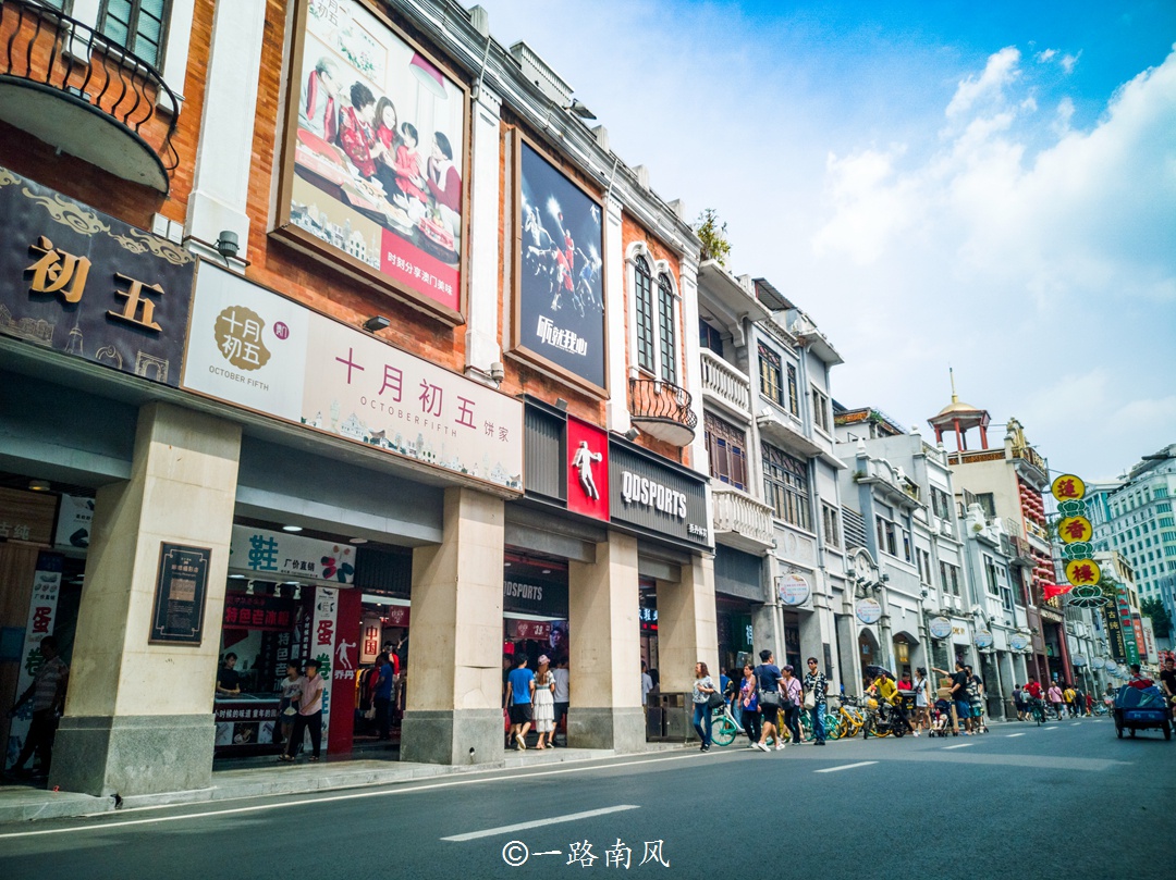 广东极具特色的街道,前两条像电影片场,最后一条穿越到古代