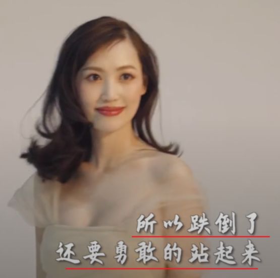 马蓉晒儿时照片从小美到大，五官精致和儿子一模一样